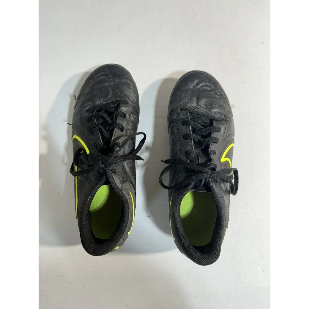 Nike Jr Tiempo Legend 9‎ Soccer Cleats Black/Neon DA1331-070 Size 6Y - Picture 2 of 7